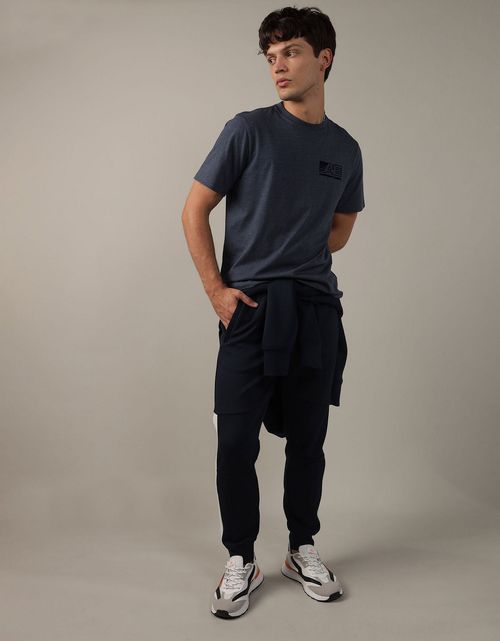 Camiseta AE gráfica con logo super suave