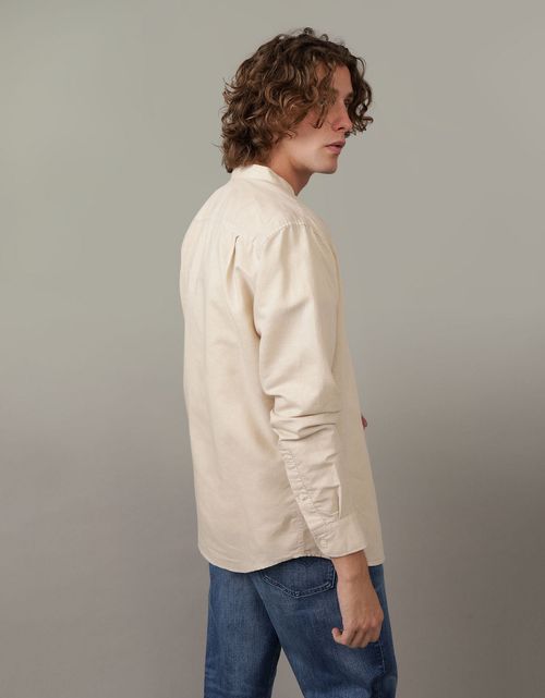 Camisa AE abotonada de lino con cuello