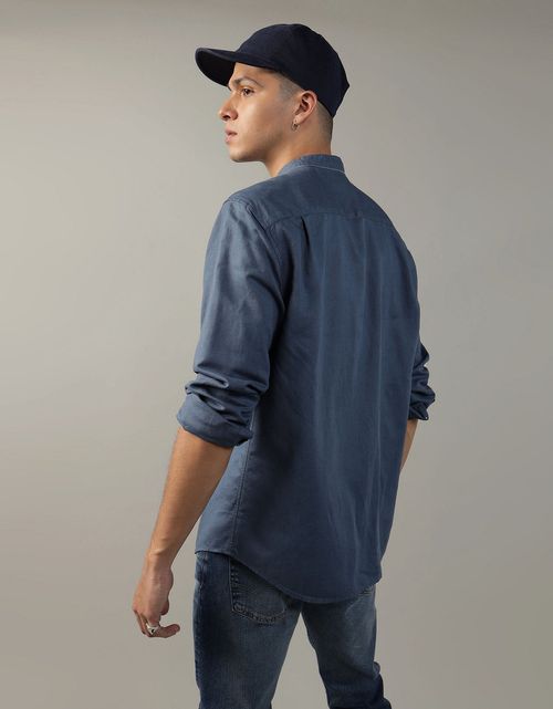 Camisa AE abotonada de lino con cuello