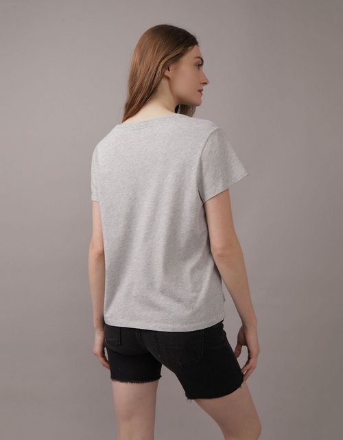 Camiseta AE gráfica con corte ajustado