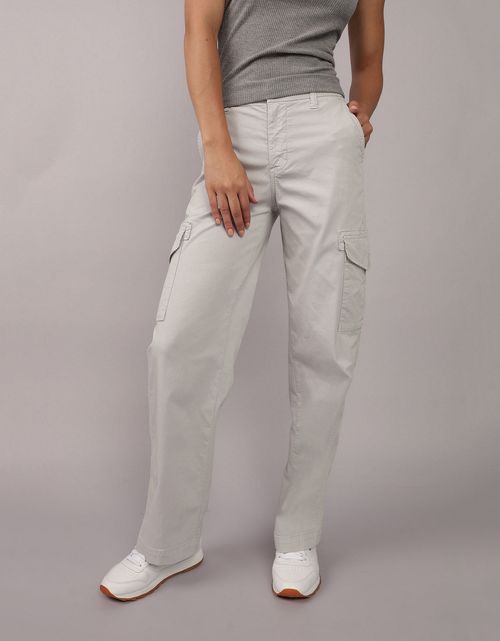 Pantalón AE tipo cargo de tiro alto para mujer