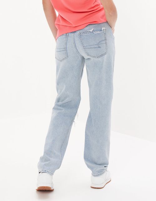 Jean AE straight fit con rotos estilo noventero