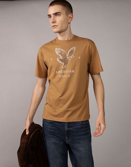 Camiseta Ae con diseño de bloques de color y estampado tipográfico