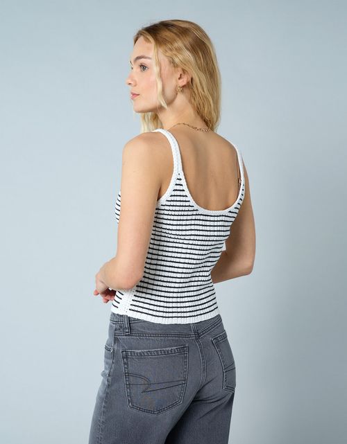 Suéter de punto con crochet recortado sin mangas