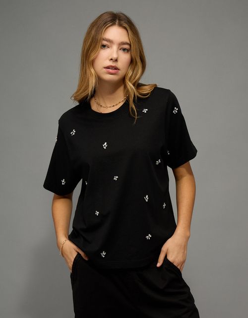 Camiseta de perlas y pedrería Ae